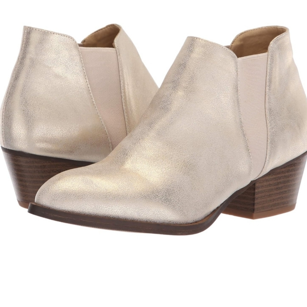 NEW CL by Chinese Laundry Women's Corbin Chelsea Boot Gold/Metallic Size 7 1/2 M